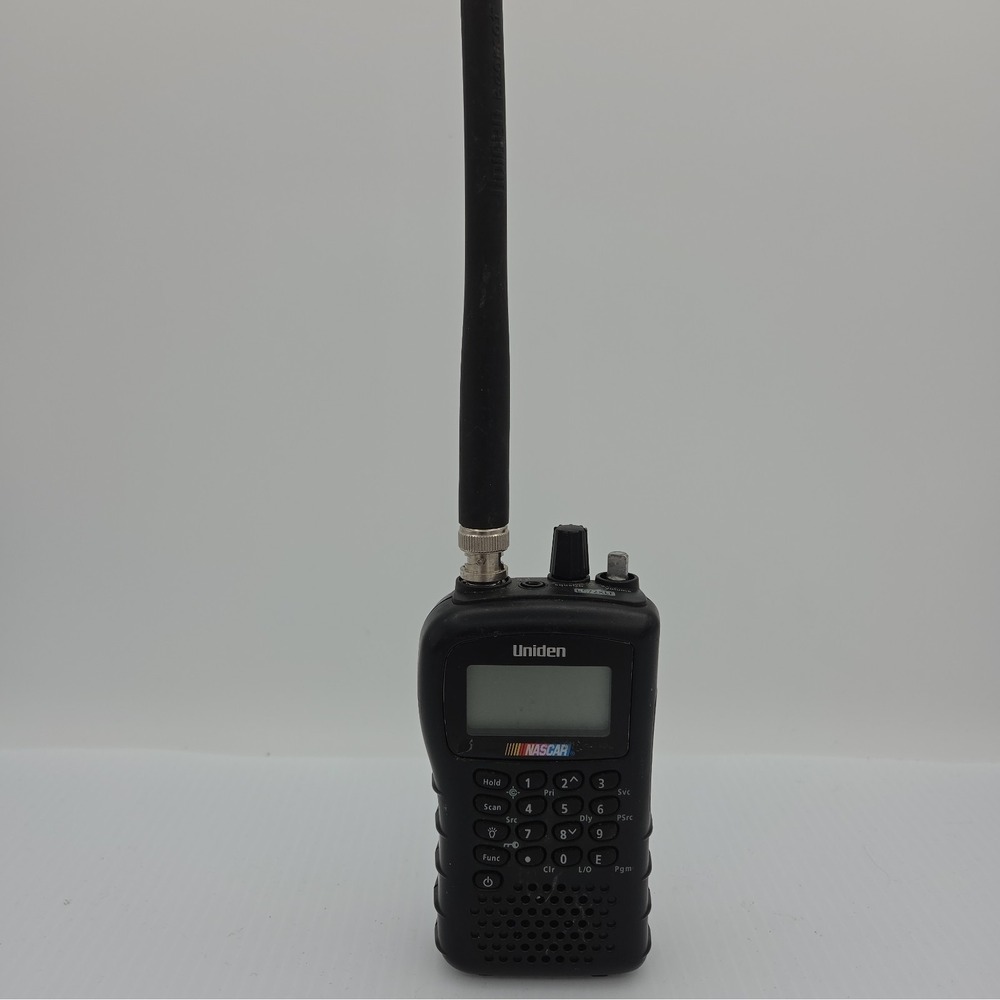 Uniden Bearcat NASCAR BC72XLT Handheld Scanner Radio w/ Antenna